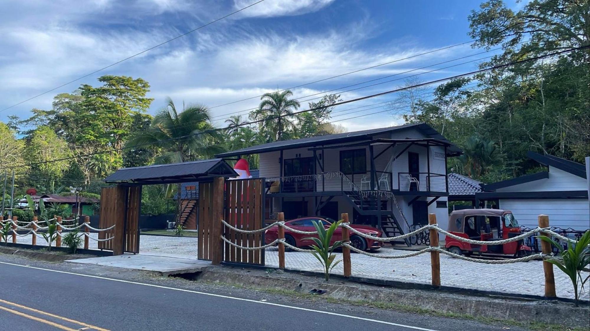 Bungalows Sloth Manzanillo  Ngoại thất bức ảnh