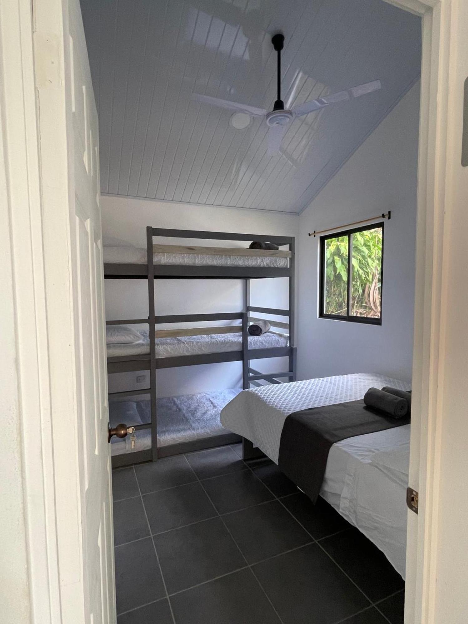 Bungalows Sloth Manzanillo  Ngoại thất bức ảnh