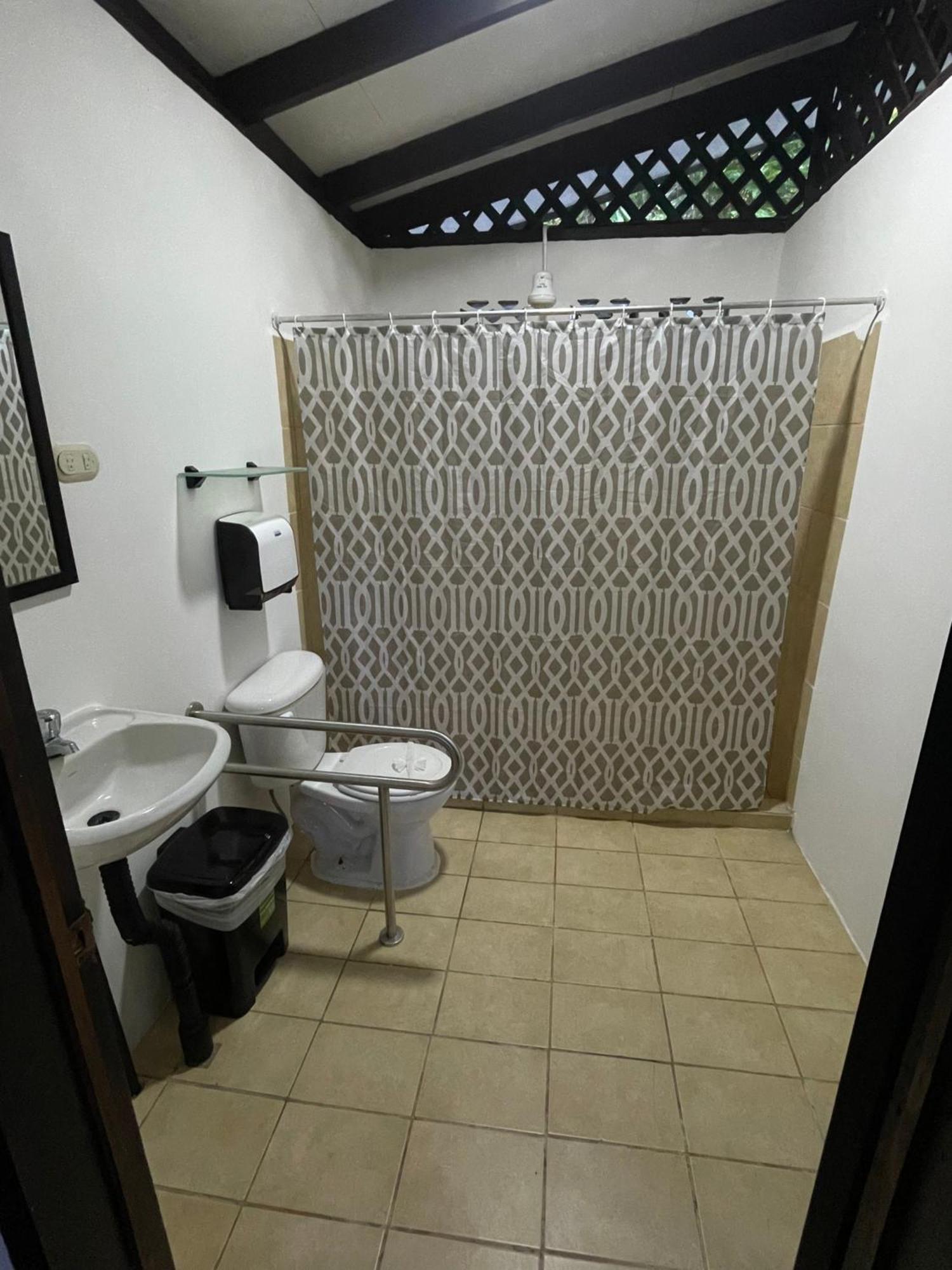Bungalows Sloth Manzanillo  Phòng bức ảnh